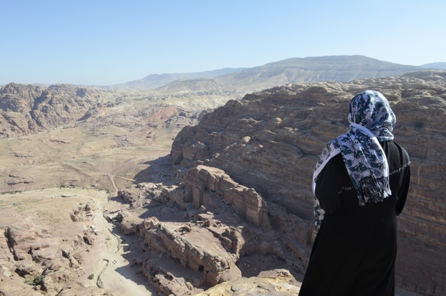 bedoiun woman overlooking Petra