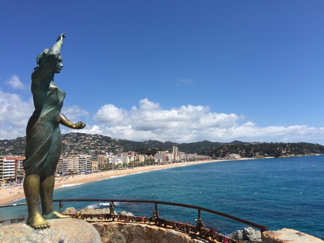 Beach view of Lloret de Mar - Tips for Renting an Apartment in Europe