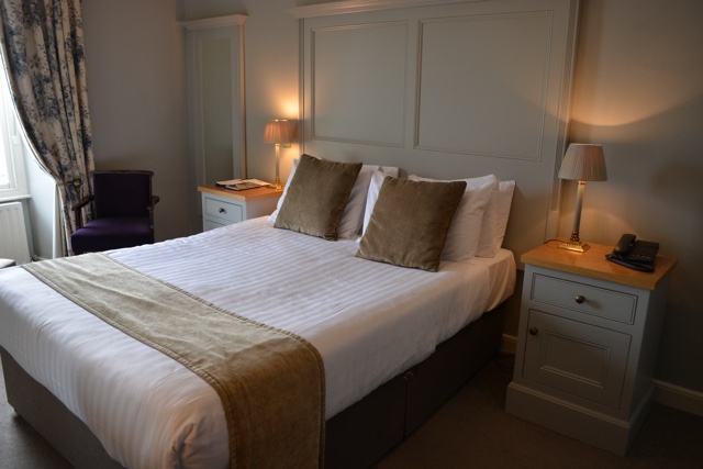 hotels near the giant's causeway a queen room at the causeway hotel by the giant's causeway in Northern Ireland