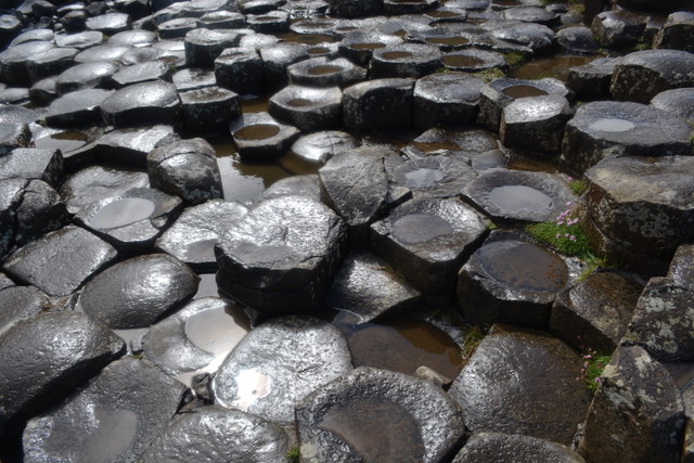what is the best time of year to go to the giant's causeway?