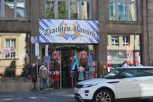 vestido dirndl de oktoberfest y outlet de pantalones lederhosen en Múnich: Dónde comprar un vestido dirndl y pantalones lederhosen para el Oktoberfest en Múnich