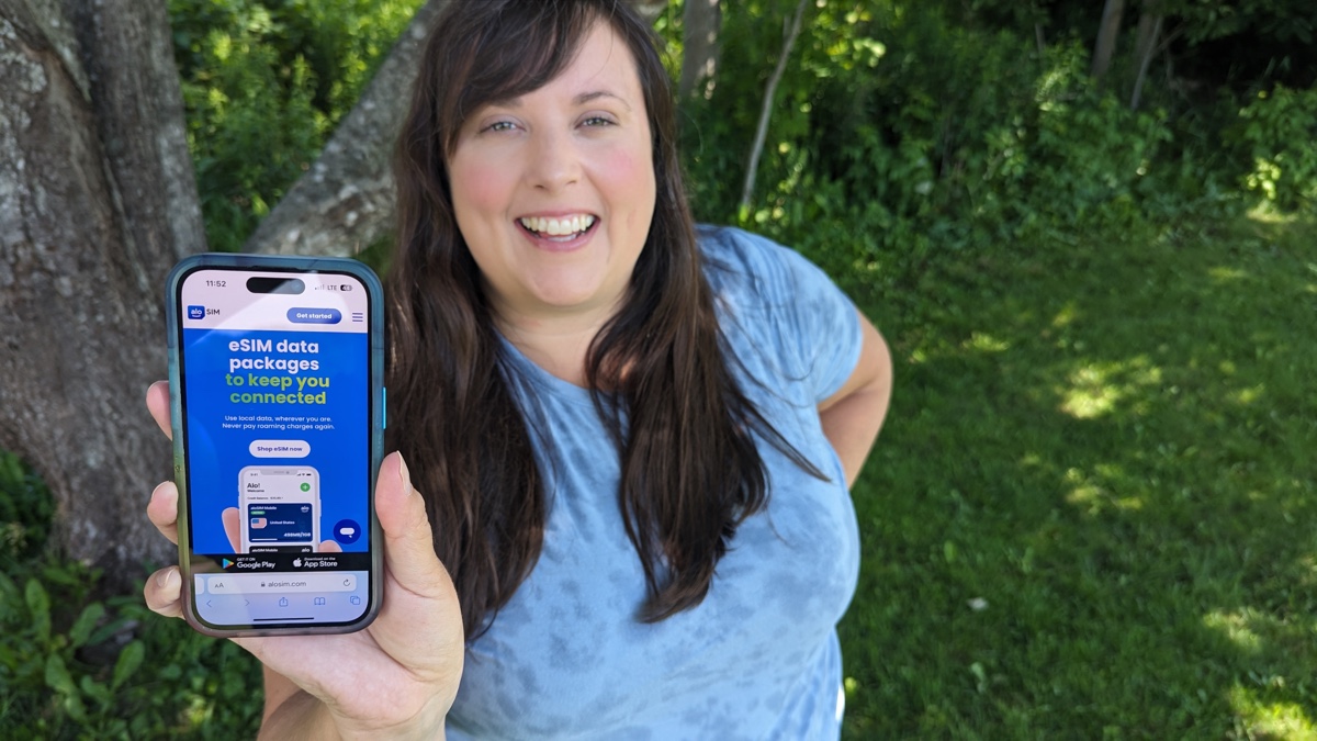 Best eSIM Card for Canadians traveling to the United States