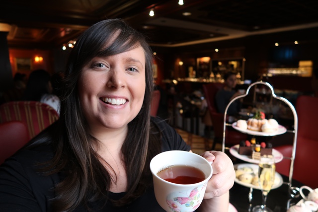 cailin enjoying afternoon tea at the library bar in the fairmont royal york hotel toronto